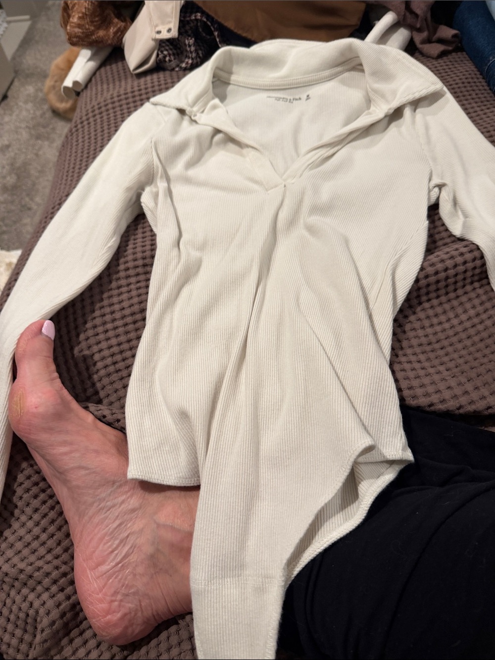 Abercrombie & Fitch Cream Ribbed V-Neck Long Sleeve Bodysuit
